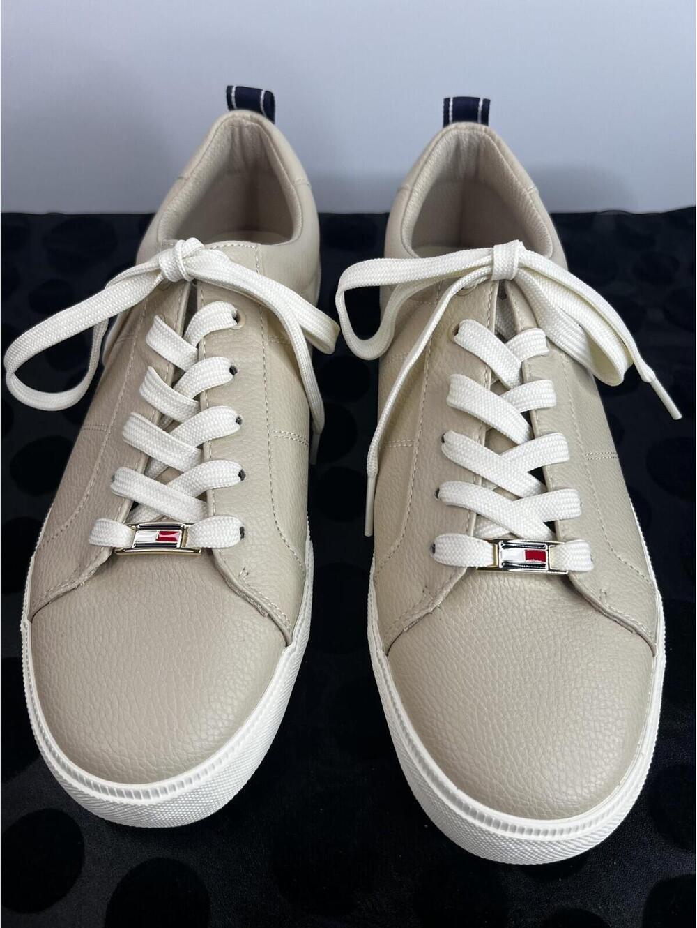 Tommy Hilfiger Twlila Women’s Sneakers Size 9.5 Beige Cream Lace Up Casual Shoes